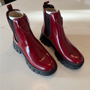 Guess Women's Glossy Burgundy Ankle Booties